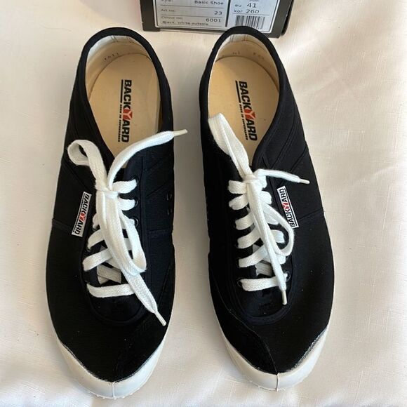 BACKYARD FOOTWEAR BLACK AND WHITE SNEAKERS.  NEW IN BOX - Picture 3 of 8